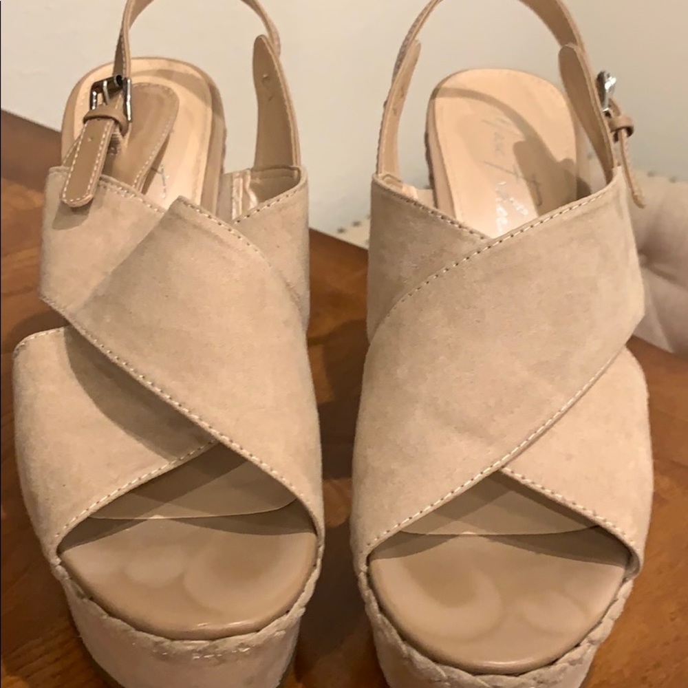 Marc Fisher wedge heels 91/2